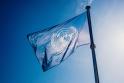 un