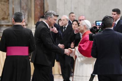 plenkovic i papa lav