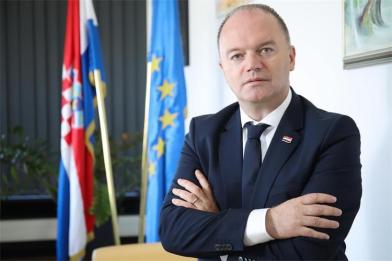 Ministar Šipić.jpg