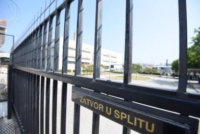 zatvor split
