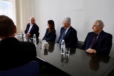 Predsjednik Hrvatske demokratske zajednice Bosne i Hercegovine dr. Dragan Čović i dopredsjednica HDZ-a BiH Darijana Filipović održali su danas u Tuzli sastanak s Predsjedništvom Županijskog odbora HDZ-a BiH Soli, predvođenim predsjednikom Matom Matijeviće