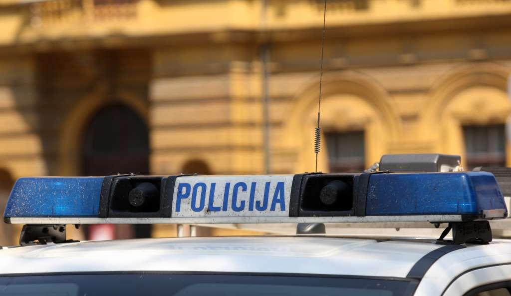 policija