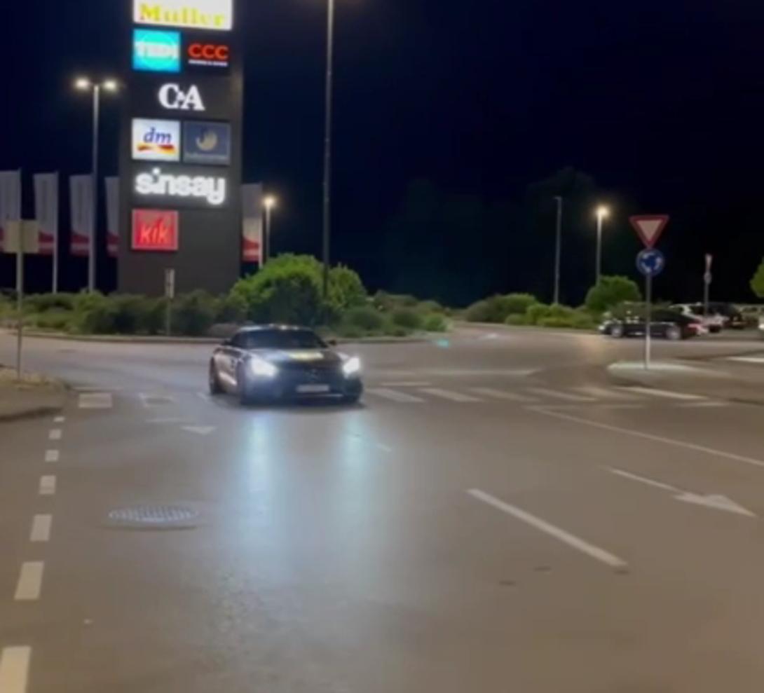 Nesreća na car meet-u, screenshot 