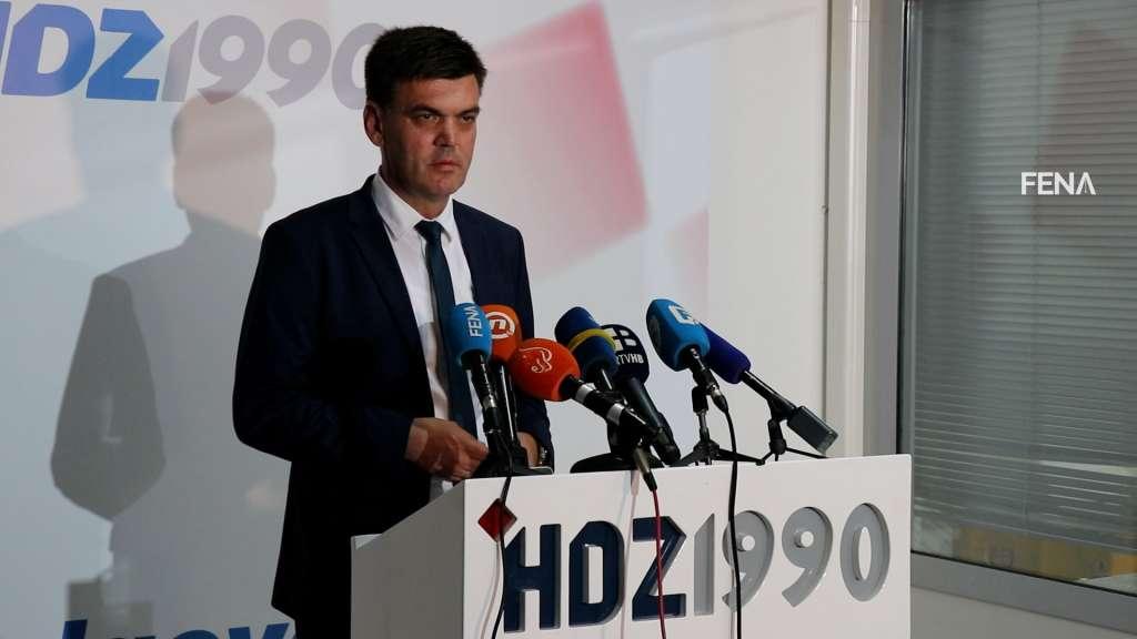 HDZ 1990