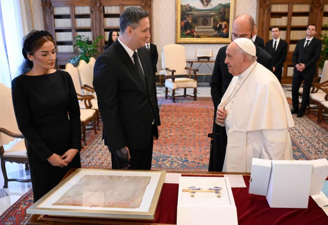 Papa Franjo Bećirović 2