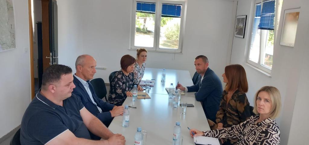 Ravno hutovo sastanak