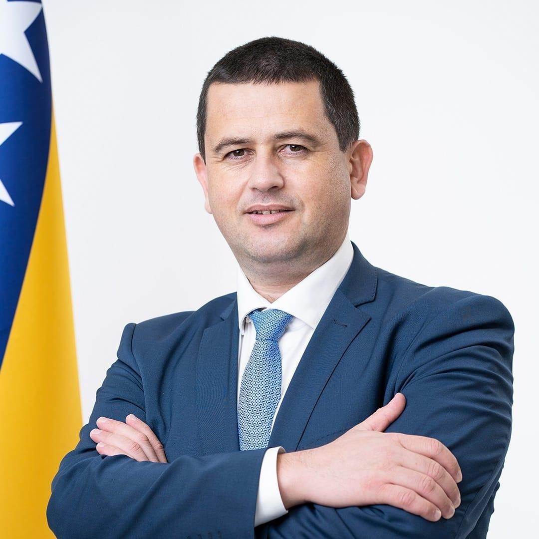adil suta
