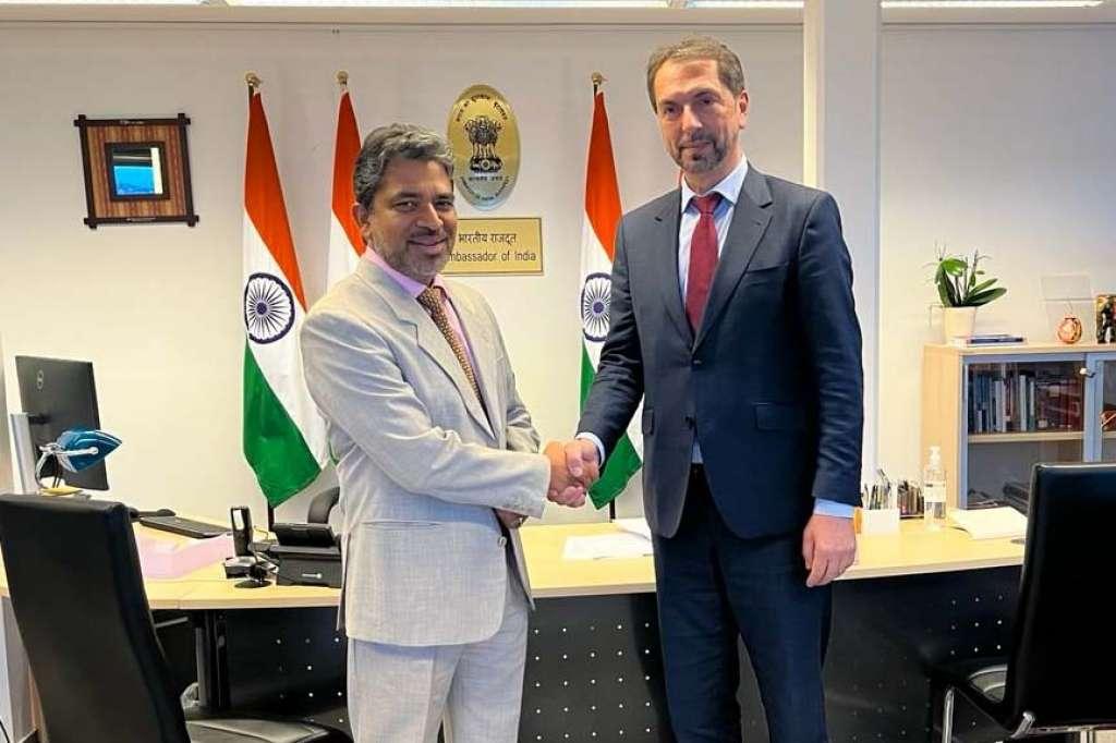 Čavara i ambasador Indije