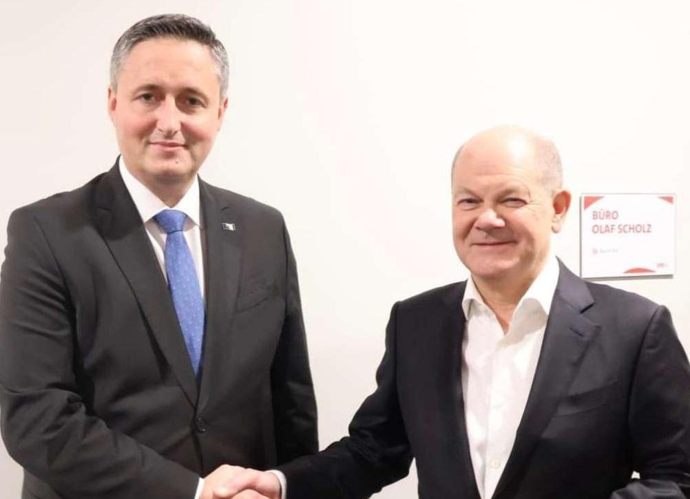 becirovic scholz.jpg