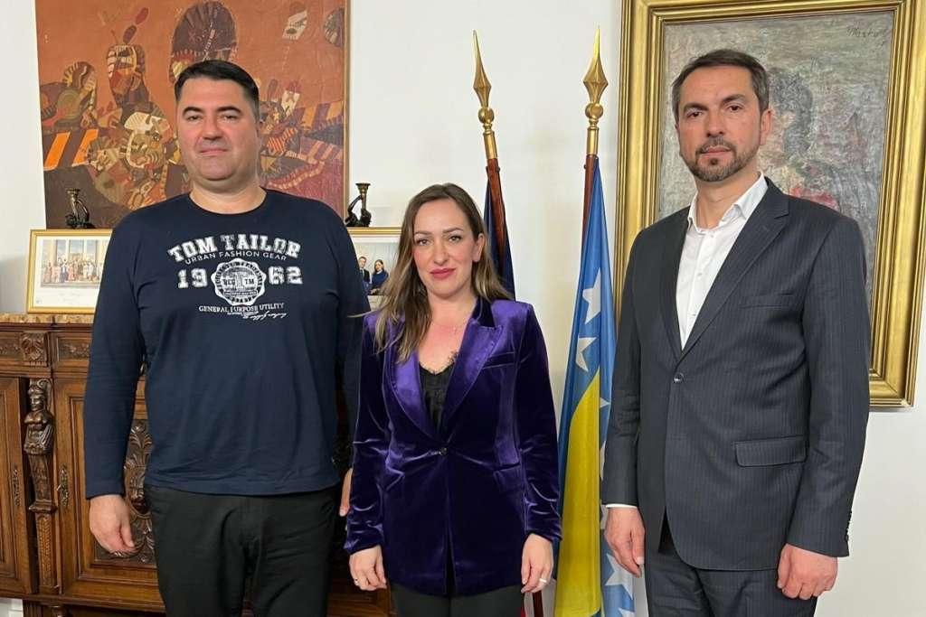 čavara i vujičić