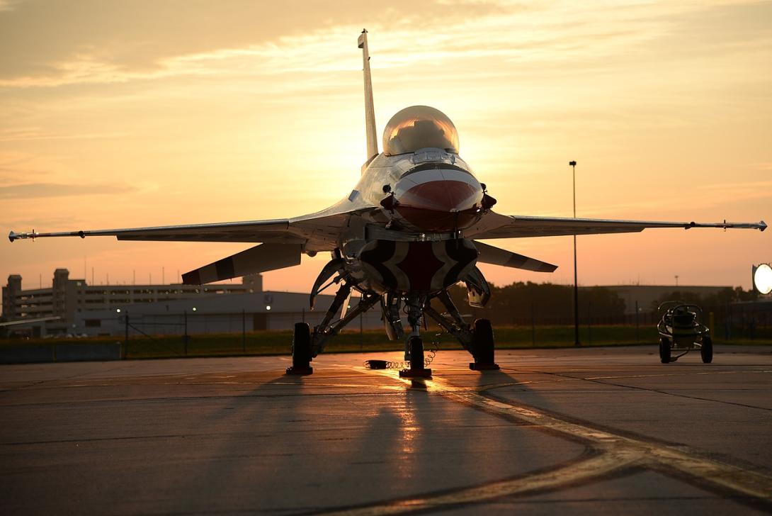 f16