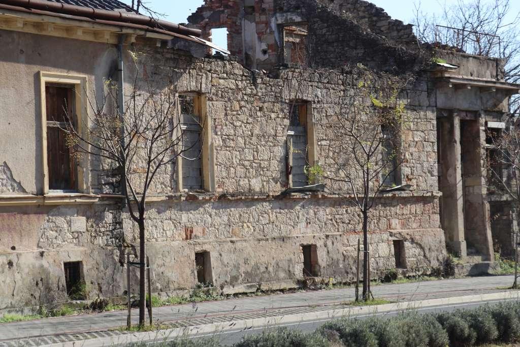 Mostar derutni objekti 