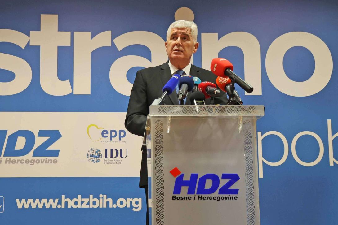 DRAGAN ČOVIĆ