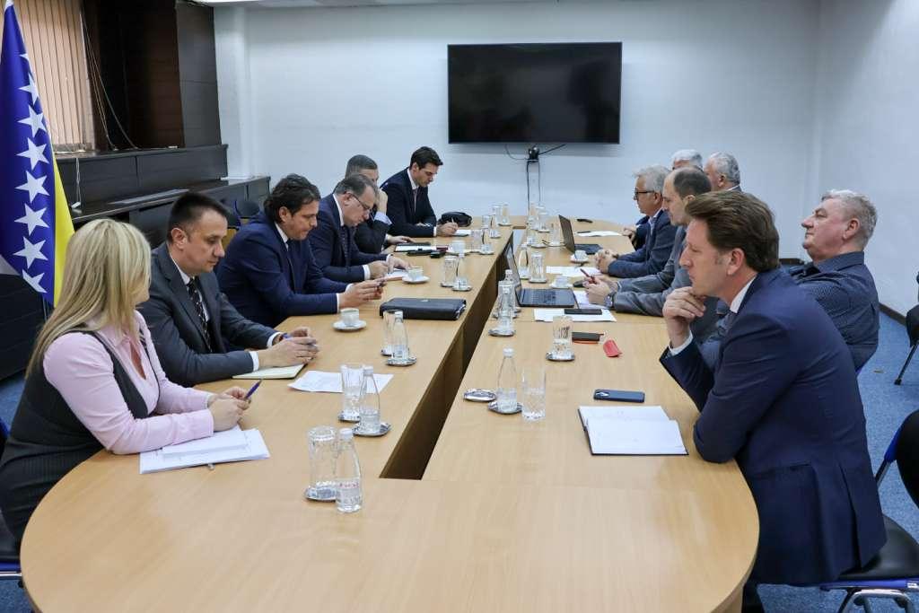 vlada i poslodavci