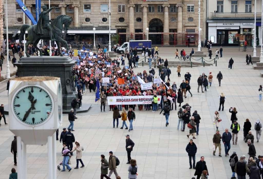 Hrvatska: Prosvjed zaposlenih u znanosti i obrazovanju