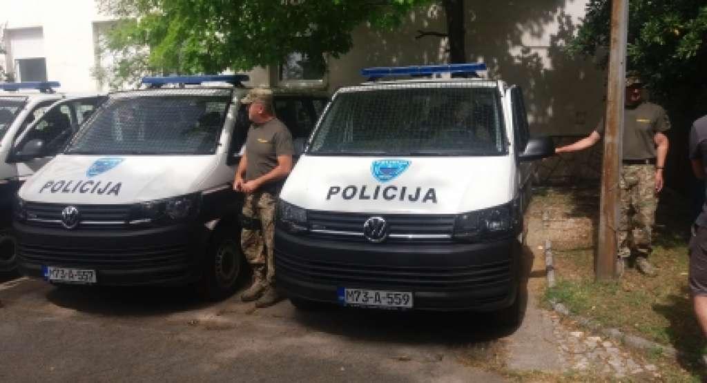 policija