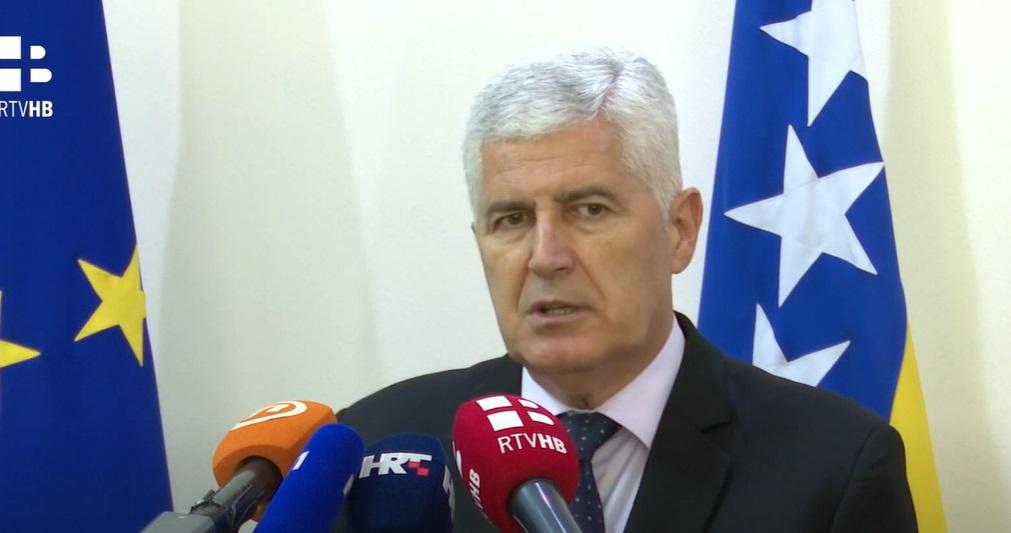 DRAGAN ČOVIĆ