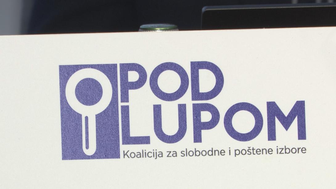 pod lupom
