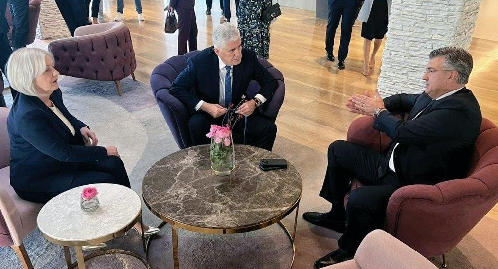 Čović i  Krišto sastali se s Plenkovićem u Šibeniku 