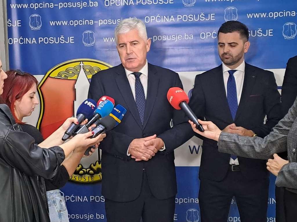 DRAGAN ČOVIĆ
