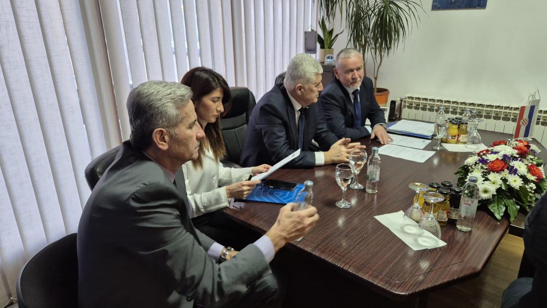 Čović s dužnosnicima proširenog sastava ŽO HDZ-a BiH Zeničko-dobojske županije o daljnjim planovima i aktivnostima