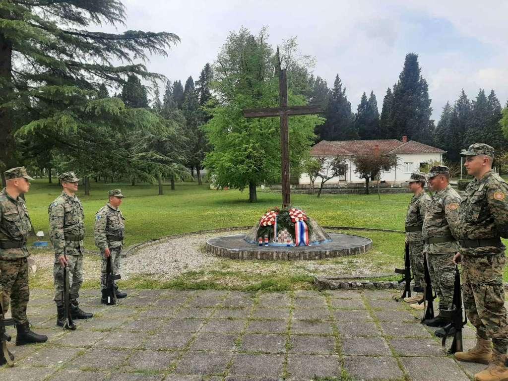 božan