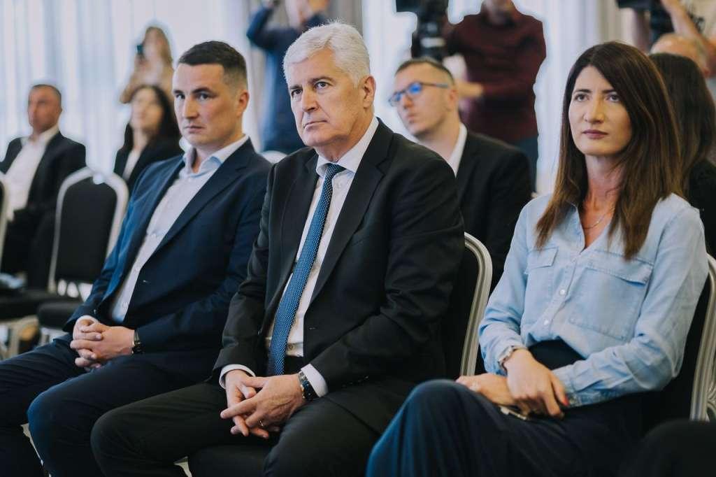 Čović nazočio potpisivanju ugovora o obnovi Čitaonice u dolini Neretvice