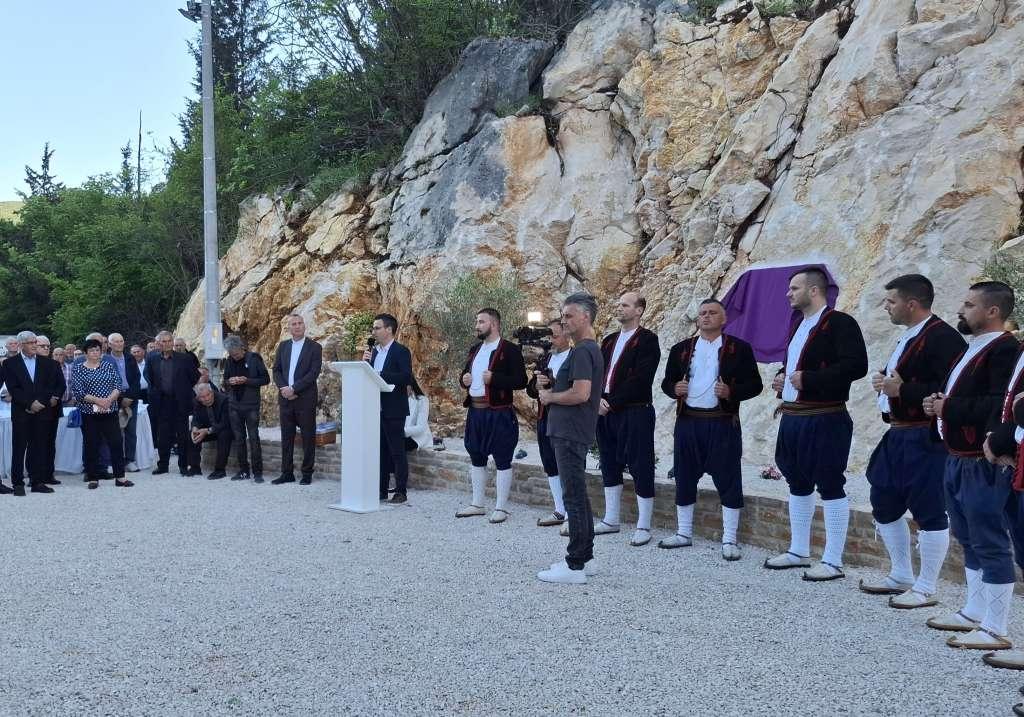 Otkrivanje ploče