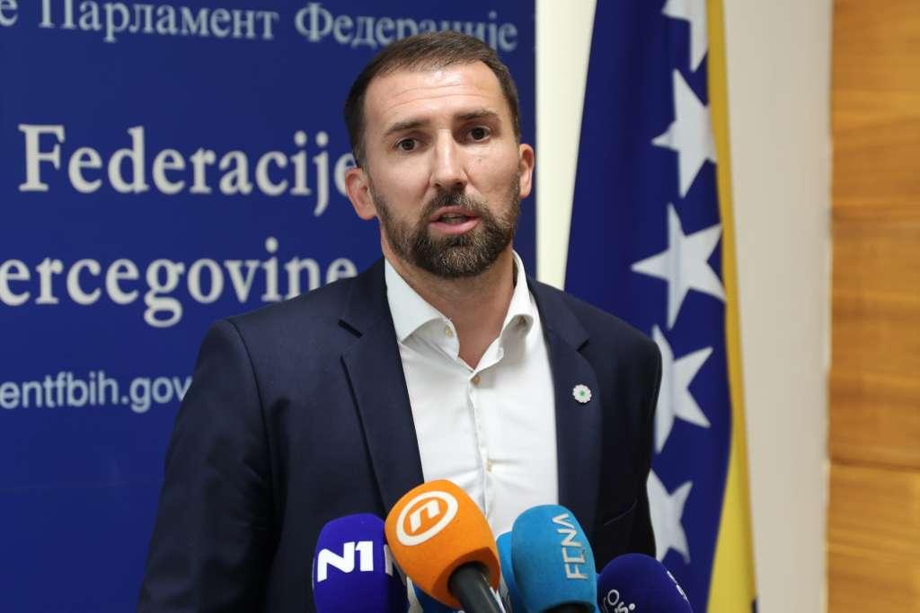 adnan delić
