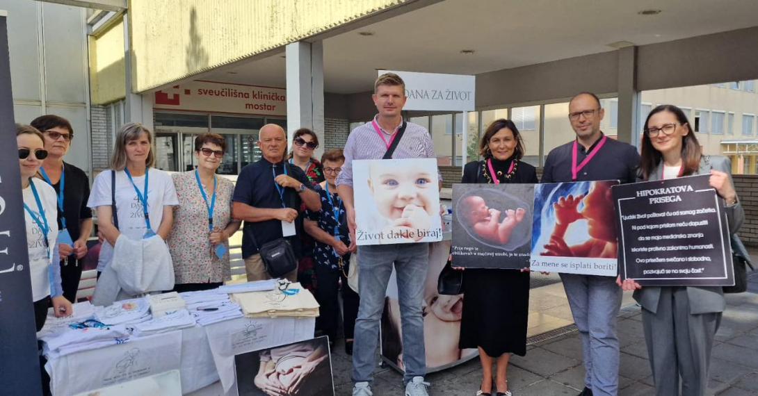 Dr. Vladimir Jegdić, dr. Nikolina Penava, dr. Ivan Zmijanović i dr. Rajka Lulić Jurjević (FB 40 dana za život Mostar).jpg