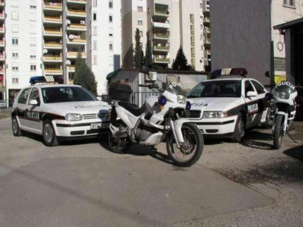 policija