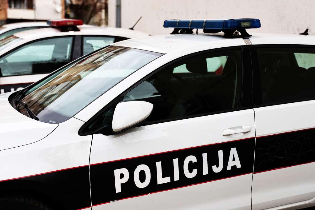 policija