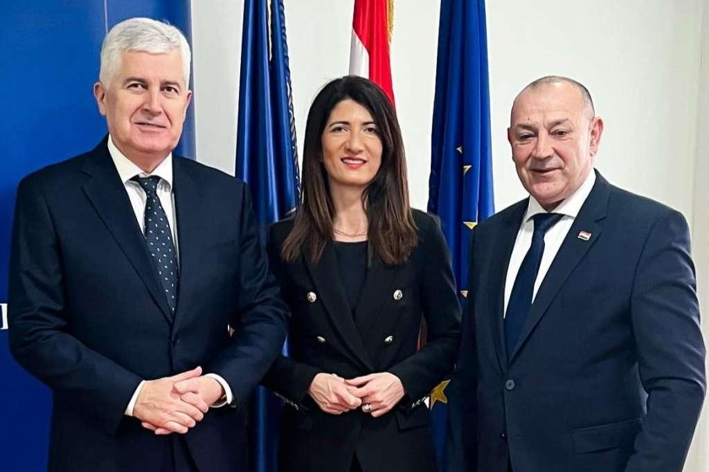cm