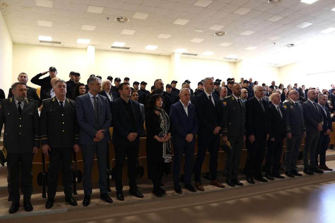 Policija