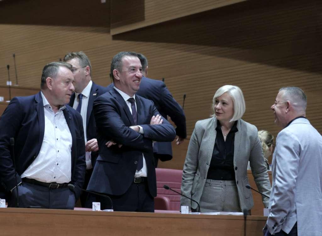 HRVATSKI SABOR