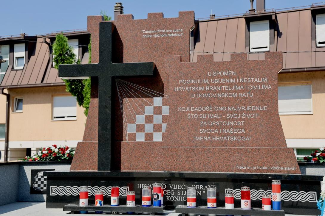 konjic spomenik